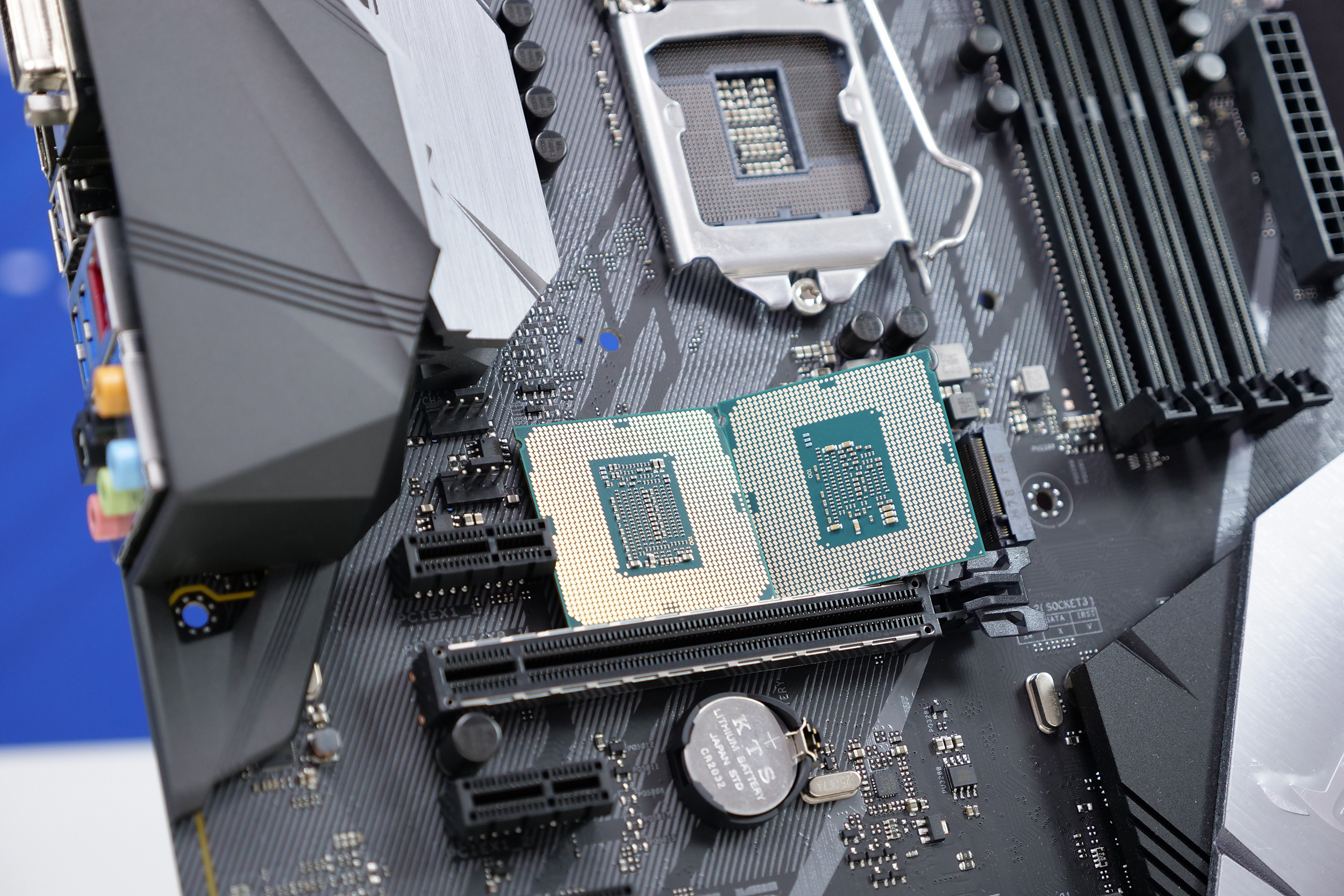 Intel Coffee Lake 8700K (10)